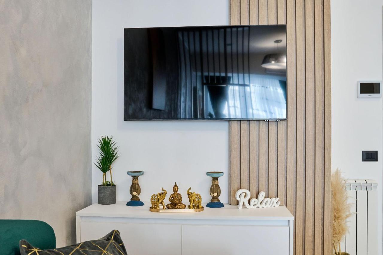 Ademar Luxury Apartment- Spa&Pool Beach Resort Mamaia Eksteriør bilde